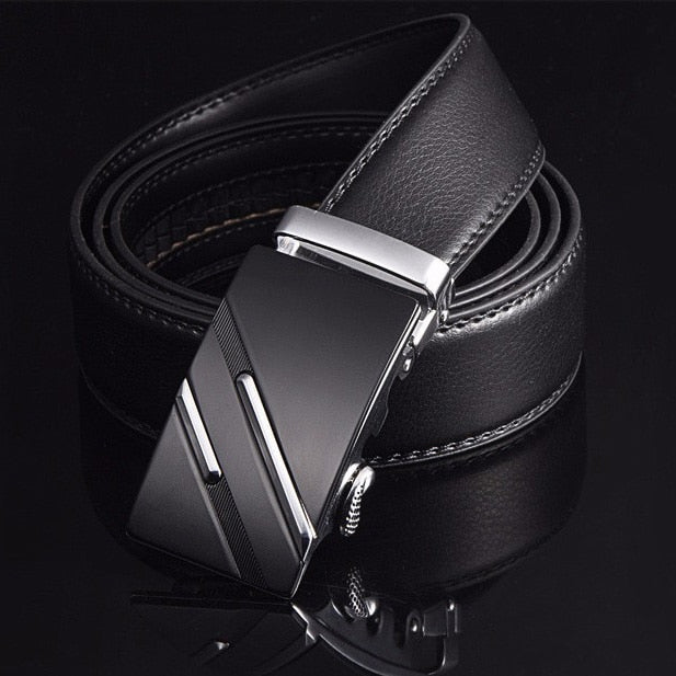 Cinto de Couro com Fivela Elegante