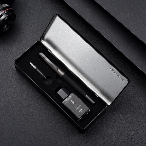 Caneta de Metal Preto Titânio
