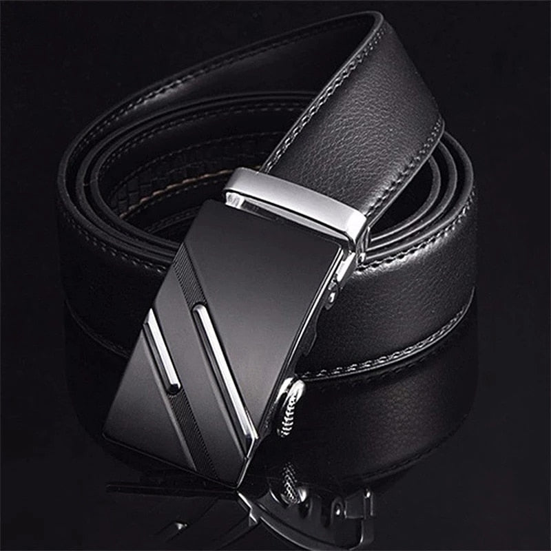 Cinto de Couro com Fivela Elegante
